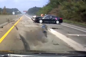 Másik autóval ütközött az elalvó sofőr