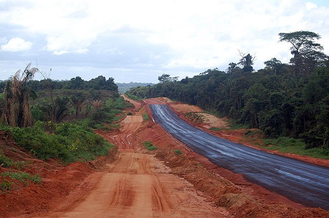 3 év alatt 48 ezer km út épült az esőerdőben 3