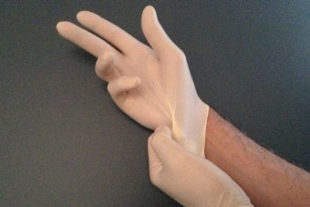 Fél napon át kutattak az autós testüregében