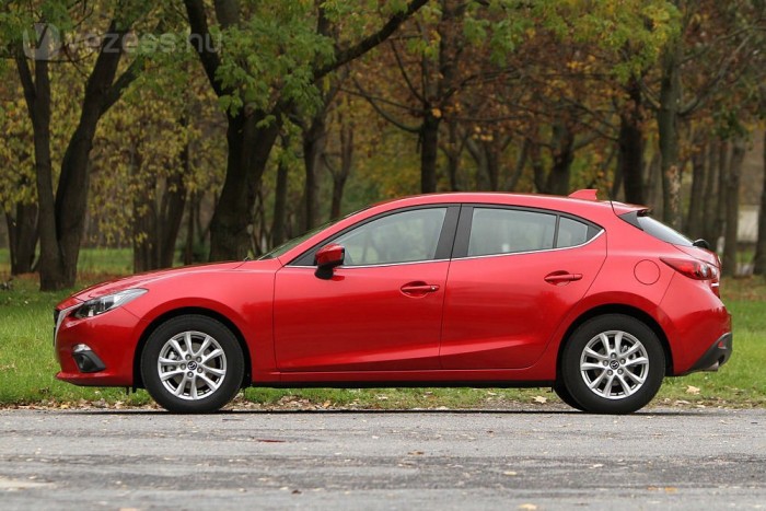 Profilból annyira jól néz ki, hogy napokig lehetne benne gyönyörködni