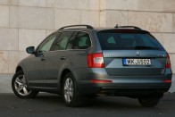 1. Škoda Octavia, 2596 db. Szabad szemmel jól kivehető, hogy Magyarországra megérkezett az új Octavia. Nyár vége óta a kombi is elérhető belőle, ami a piacot életben tartó flottavásárlóknak fontos szempont