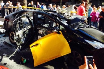 Toyota robbant Barcelona utcáin