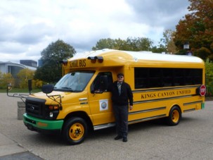 Villanybusszal iskolába