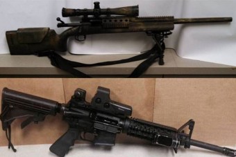 Fegyvereket loptak a rendőrautóból