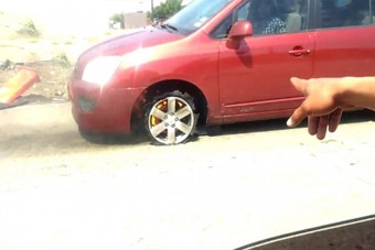 Lángoló kerékkel közlekedett