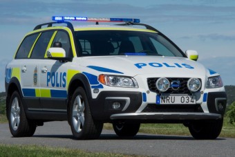 Célba vették a zsarukat