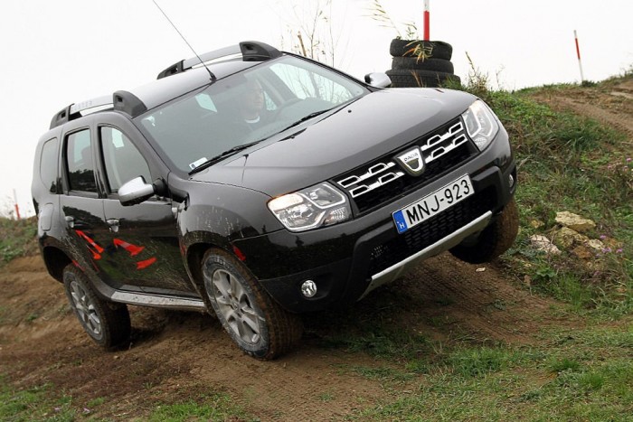 A Dacia jobban teljesít 3 Három kerékkel a földön is elboldogul