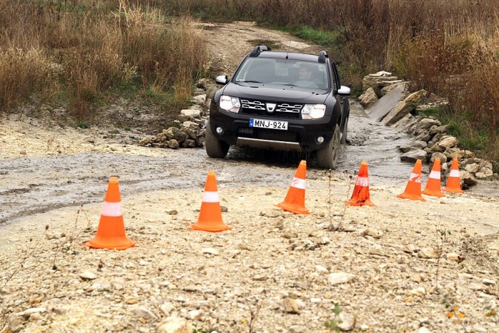 A Dacia jobban teljesít 2 Rövid, keskeny, könnyű vele manőverezni