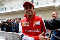 F1: Vettel az élen, a Ferrarik az erdőben 52