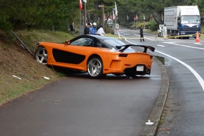 Több embert letaposott a Mazda 6 | Vezess Több embert letaposott a Mazda 6