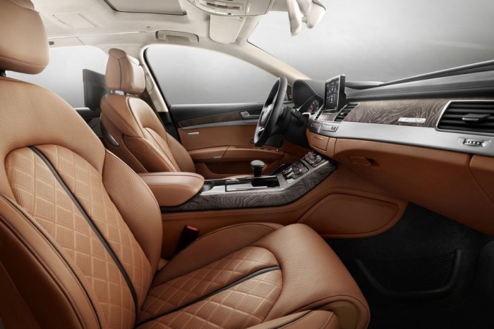 A Rolls-Royce babérjaira törne az Audi 7