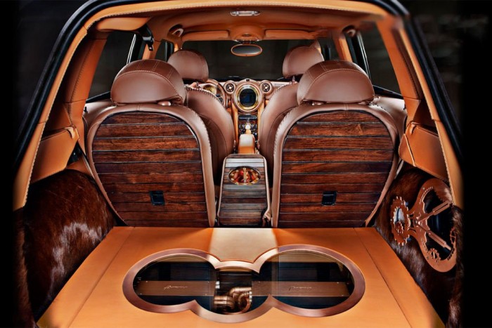 Ilyen mikor festékbomba robban az autóban 14