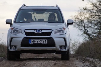 Menő forma, furmányos technika, sprőd belső