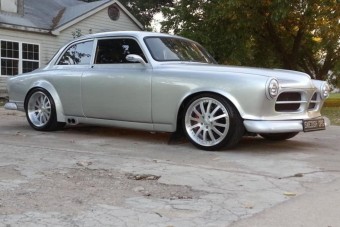 Nyugdíjas Volvóból izompacsirta