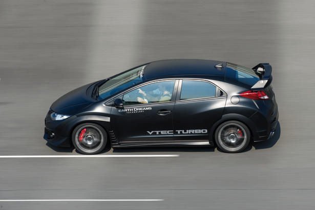 Gyári kémfotókon a Civic Type R 7