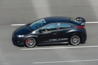 Gyári kémfotókon a Civic Type R 27