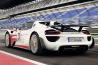 Gyorsabb saját magánál a Porsche 918! 6