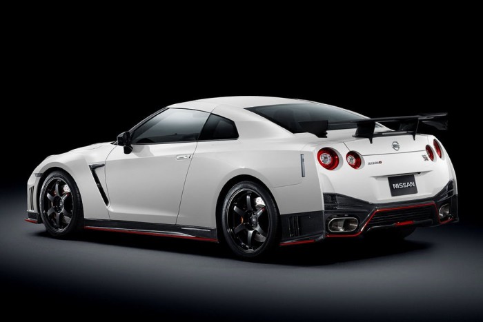 600 lóerős a Nissan űberkupéja 6