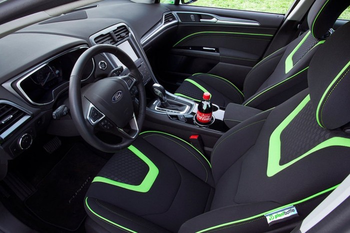 Kólásüvegeken ülni egy autóban? 10 | Vezess Kólásüvegeken ülni egy autóban? 10