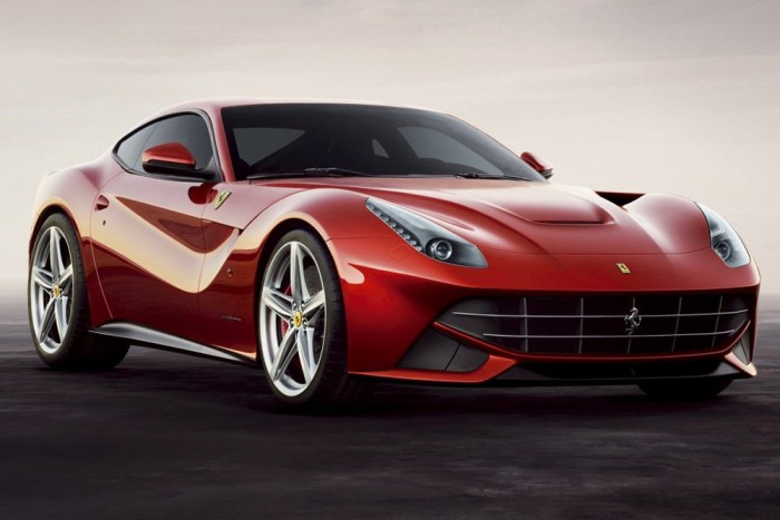 Nem vicc: 25 ezer forintot fizetnek a Ferrarikért!