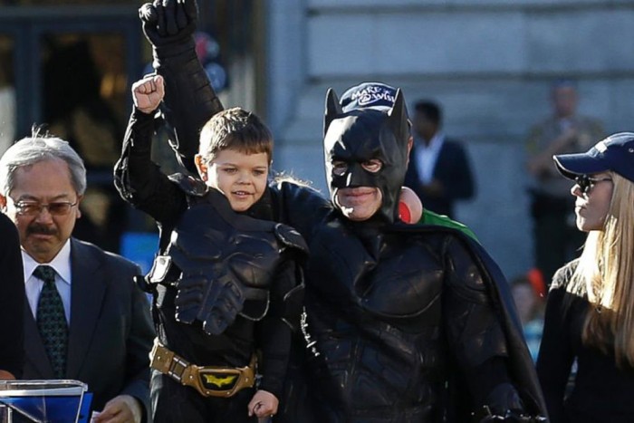 Beteg kisfiú mentette meg a várost 10