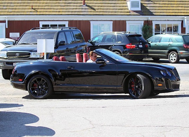 Vajon mivel jár Rambo és a Terminátor? 9 | Vezess Bentley Continental GTC - 52 millió forintnak megfelelő valutát ér az autó, amiben különleges, 11 hangszórós hangrendszer van.