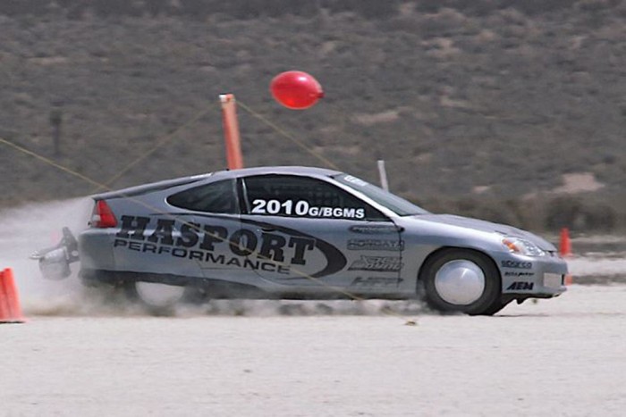 300 km/óránál tört ripityára a Honda 4