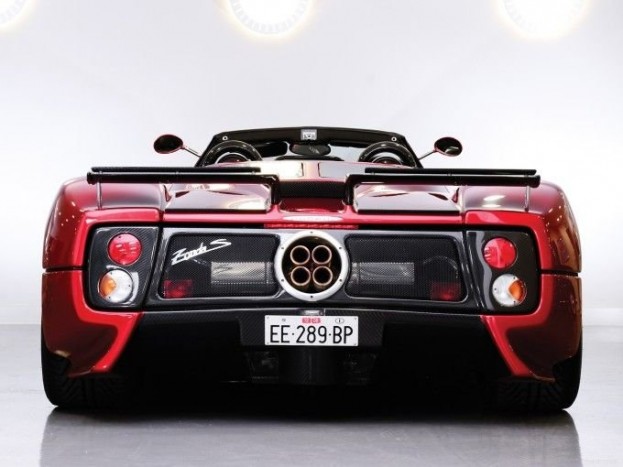 Melyik a legdögösebb hátsó? 12 | Vezess Pagani Zonda