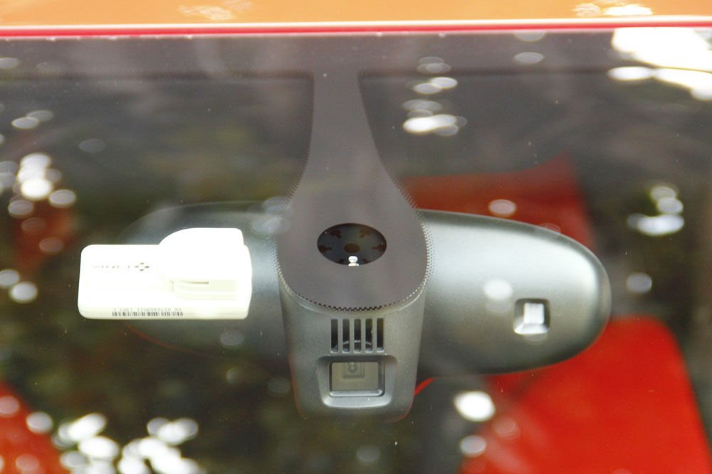 Az S3-ashoz van tábla felismerő kamera is, de itthon nem rendelhető
