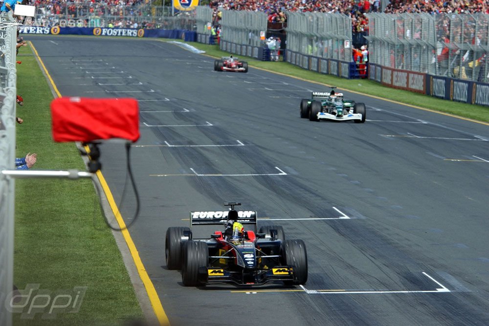 2002 - Bemutatkozás a Minardinál, Webber rögtön az első, egyben hazai futamán, az Ausztrál Nagydíjon pontot szerzett a sereghajtónak