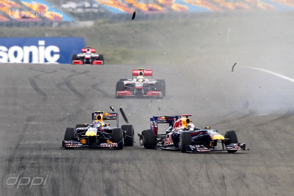 2010 - Török Nagydíj, újabb balhé Vettellel; Webber komoly bajnoki esélyes volt, a szezonzáróra éllovasként érkezett, de végül csak harmadikként zárt. (5 pole, 4 győzelem)