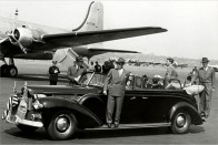 Roosevelt addig használta Al Capone autóját, fel nem szereltek neki egy 1939-es Lincoln V12-est páncélozott ajtókkal, golyóálló gumiabroncsokkal és géppisztolyok részére készült tároló rekeszekkel. A Ford Motor Company az autót az elnöknek évi 500 dollárért (110 000 forint) adta kölcsönbe.