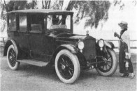 1921-ben Warren Harding (1921-1923) volt az első elnök, aki az elnöki beiktatására egy Packard Twin 6 típusú autóval gurult be.