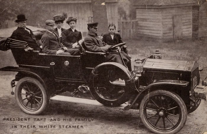 Roosevelt utóda, William Howard Taft (1909-1913) a White Motor Company Steamer M modelljét vásárolta meg hivatali járműnek, és egy garázst is készítettet hozzá a Fehér Házban.