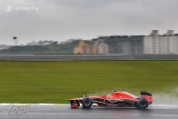F1: Rosberg a leggyorsabb az esőben 43