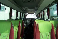 Az utastérben összesen 44 szék található