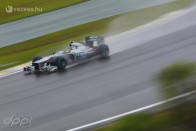 F1: Hamilton elveszett ember a Mercivel 32