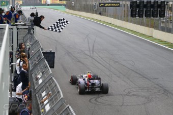 F1: Vettelt csak az idény vége állította meg