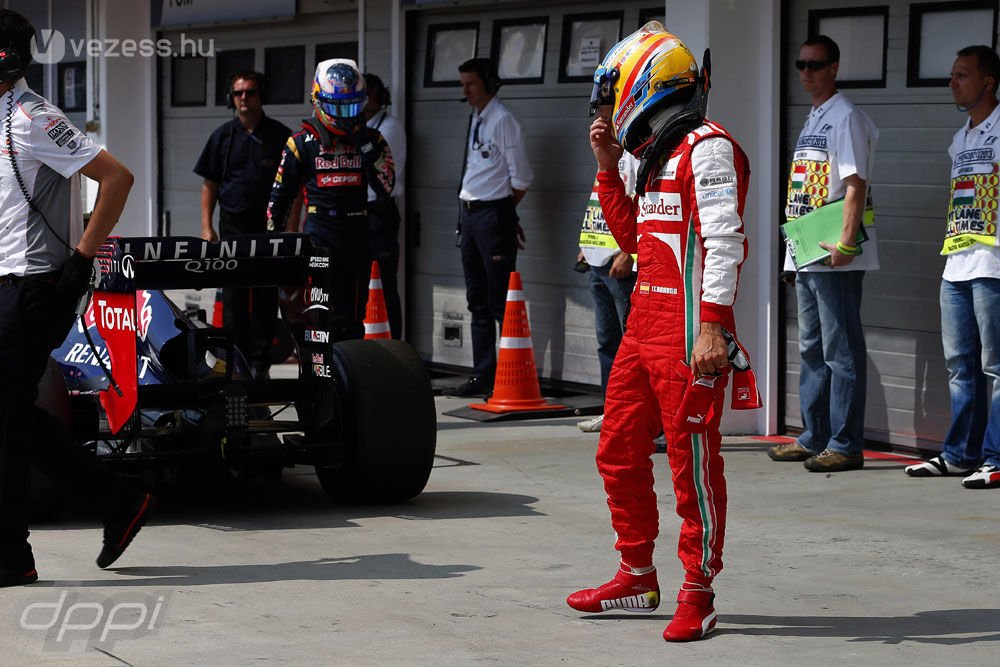 A Magyar Nagydíj után Ferrarinál és a Lotusnál is nő a feszültség: a versenyképességgel elégedtlen Alonsót maga az elnök, Luca di Montezemolo teremti le nyilvános közleményben, a spanyolt hírbe hozzák a Red Bull-lal. Räikkönen először jelzi, hogy nem kap fizetést, a finnt a Hungaroringen a Ferrarival hozzák kapcsolatba