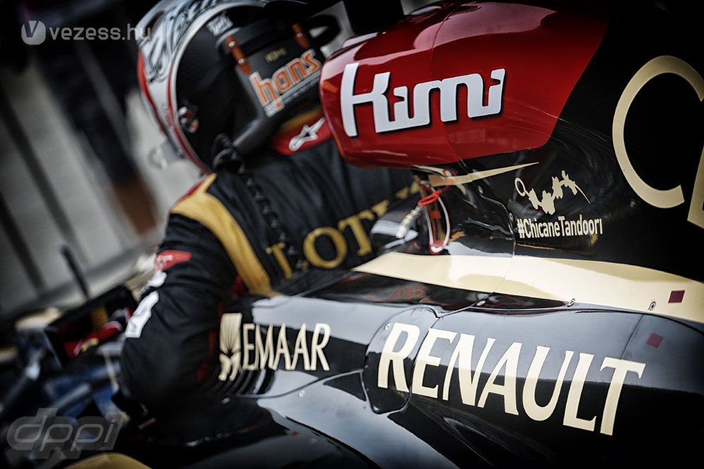 Kimi Räikkönen csütörtökön nem jelenik meg Abu-Dzabiban, pénteken megérkezik és elmondja, hogy Lotustól egész évben nem kapott fizetést. A szombati időmérő után az autó szabálytalansága miatt kizárják, vasárnap a mezőny végéből rajtolva az első kanyarban ütközik, kiesik. Azonnal lelép. Egy héttel később bejelenti, hogy előrehozott gerincműtéte miatt már nem indul 2013-ban