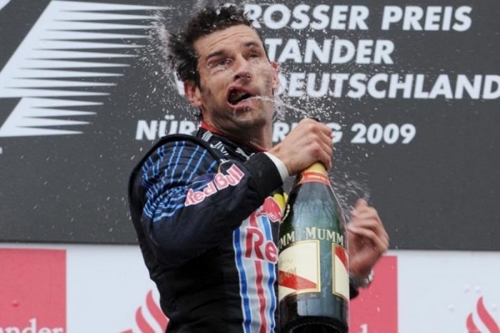 Mark Webber legfurább fotói 3 Most már értjük miért szereti Webber annyira két kutyáját.