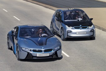 Kelendőek a villamosított BMW-k