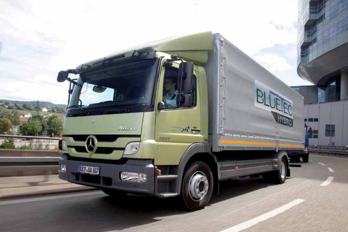 Téli gumi teherautóra is 1 Kis- és közepes méretű teherautóknak szánt, négy évszakos teherabronccsal lép a piacra a Michelin, az X Multi D-vel. Jobb, takarékosabb és csendesebb az elődjénél.
