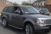 Range Rover Sport  (15-20 millió forint) -  Jermain Defoe(Tottenham Hotspur), Frank Lampard(Chelsea), Ryan Giggs és Jamie Carragher(visszavonult) is imádja a brit sport terepjárót, ami a listában szereplő többi autóhoz képest lehet kicsit puritánabb, mégis tekintélyt parancsoló.