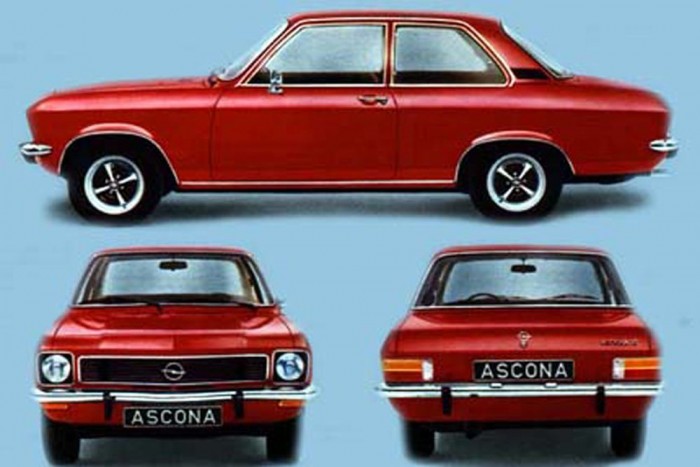 Téglaépület omlott az Opelre 5