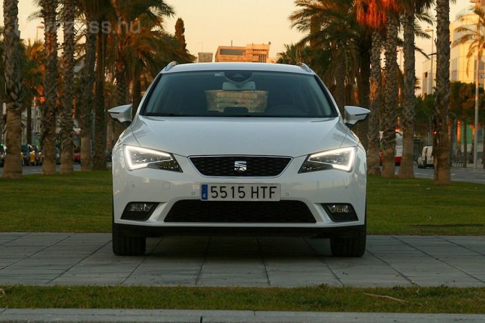 SEAT Leon ST – Teljes a család 4 Határozott, nehezen eltéveszthető formát kapott a LED-es nappalifény