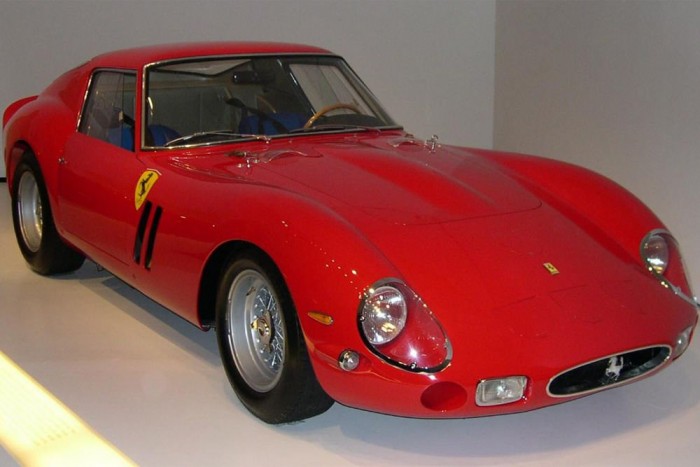 Ferrari 250 GTO (39 darab) - 2009-ben átszámítva 8,6 milliárd forintért talált új gazdára az egyik 1962-es GTO, ami rekord összegnek számított. Nemcsak korukban, de ma sem vallnak szégyent a Ferrari 250 GTO-k, hiszen mindössze 1,1 tonna súlyukhoz 300 lóerőt biztosít a 3,0 literes V12-es motor. 
