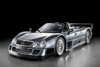 Mercedes CLK-GTR (20 kupé, 6 roadster) - 6,9 literes, V12-es motor, 612 lóerő amivel büszkélkedhet a német ritkaság. Százra mindössze 3,6 másodperc alatt gyorsul fel, és meg sem áll egészen 320 km/óráig. 1998–1999 között ára 360 millió forintnak felet meg.