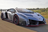 Lamborghini Veneno (3 kupé, 9 roadster) - A Lamborghini az 50. születésnapját ünnepelte 2013-ban ezzel a kupéval A karosszéria nagyrészt könnyű műanyagokból épült, szénszálas elemekkel erősítve. Motorháza alatt 6,5 literes, V12-es motor duruzsol. 2013 őszén bejelentették, hogy 2014-ben (a kupéénál nagyobb, 9 darabos szériában) elkészítik a Veneno nyitott változatát. Az autó műszaki paraméterei változatlanok maradtak, ára is nagyjából megegyezik a kupééval, ami 3 millió euró (900 millió forint).