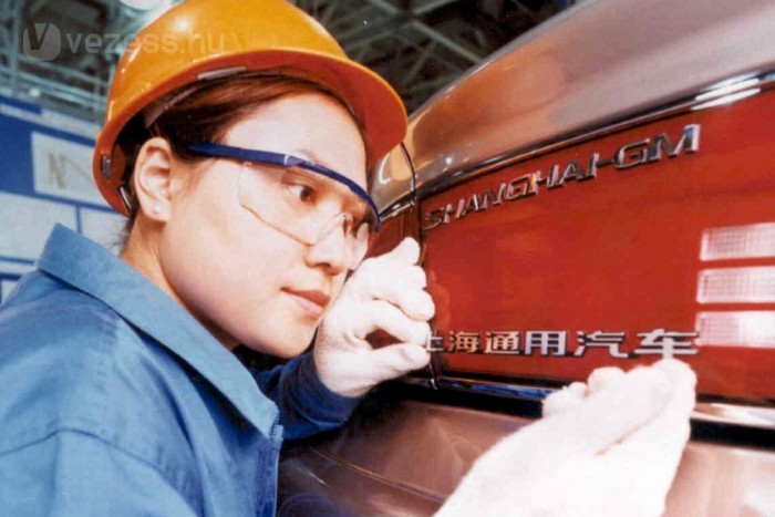 Elfolyik a benzin másfél millió autóból 3